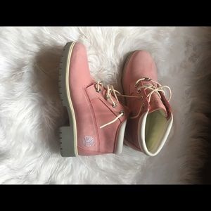 Timberlands women's size 5m light baby pink